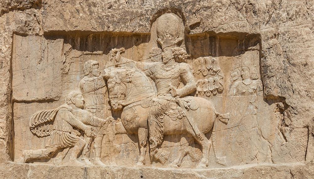 پیروزی شاپور بر رم - Naghsh-e Rostam-نقش رستم